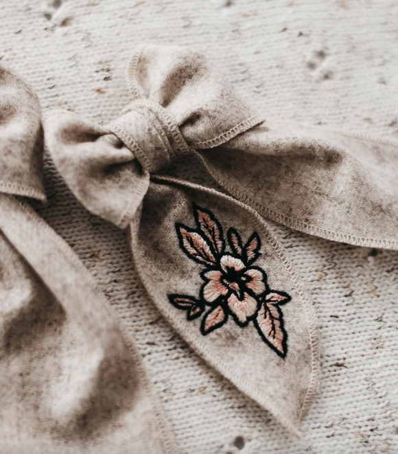 Embroidered Oatmeal Linen Bow Clip